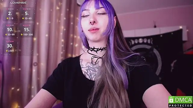 JustMeowGirl: διαδικτυακό σόου στην κάμερα