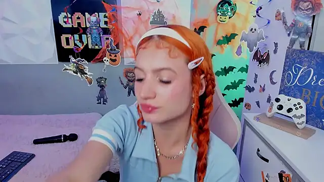 AdelaineBest's Webcam Show
