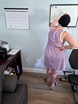 Emily33333's Live XXX Chat