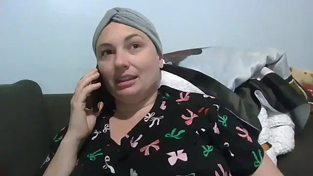 Emily33333 Live XXX-chat