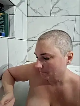 Emily33333's Webcam Show