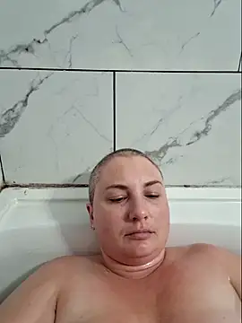 Emily33333 现场XXX聊天