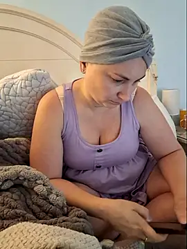 Emily33333 লাইভ XXX চ্যাট
