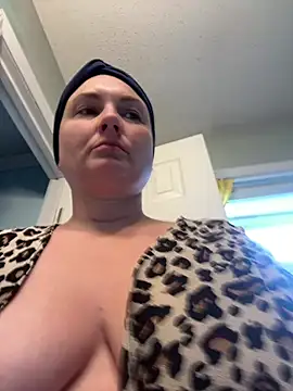 Emily33333's Live XXX Chat