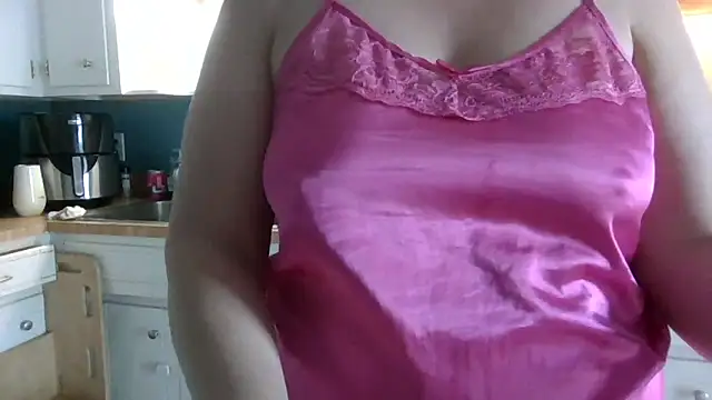 Emily33333 Show in webcam