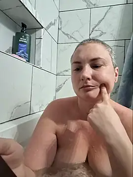 Emily33333 élő XXX-chatje
