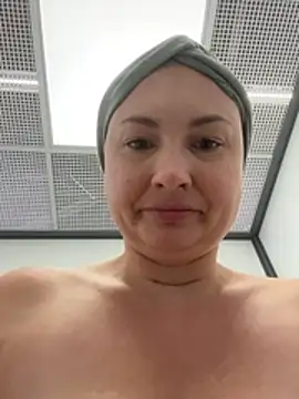 Emily33333 Live XXX-Chat
