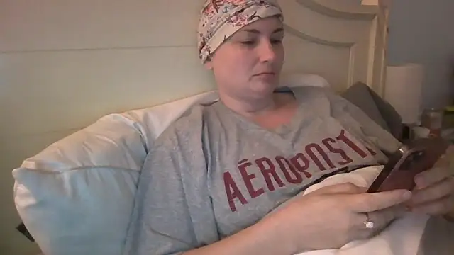 Emily33333 Show in webcam