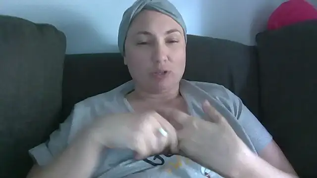 Emily33333's Webcam Show