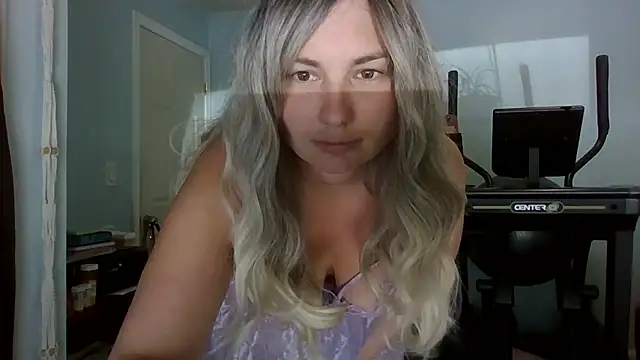 Emily33333's Webcam Show