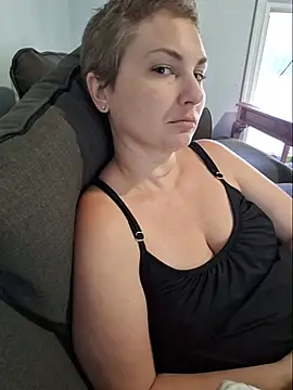 MrsRobinsonnn Show in webcam