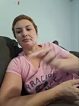 הופעת וובקאם של MrsRobinsonnn