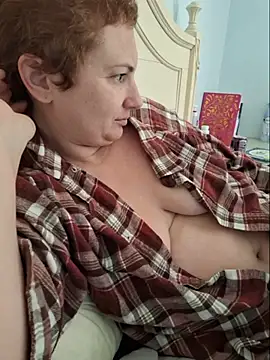 הופעת וובקאם של MrsRobinsonnn
