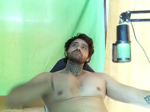 aronmiller404 – webcam-show