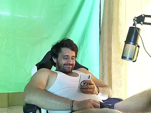 عرض كام aronmiller404