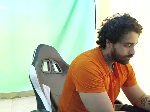 aronmiller404 Adlı Modelin Web Kamerası Şovu
