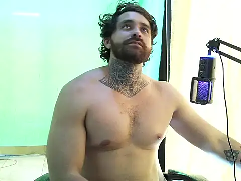 aronmiller404 Webcam Show