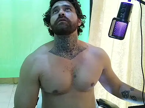 aronmiller404 webcam show