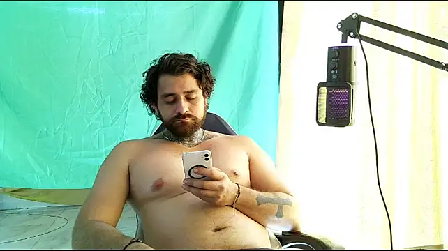 aronmiller404's Webcam Show