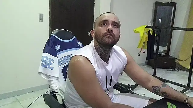 Show de aronmiller404 na webcam