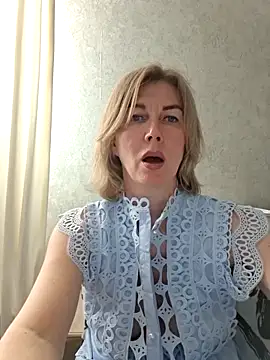 stellahere8 live XXX chat