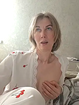 stellahere8 Adlı Modelin Canlı XXX Sohbeti