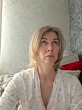 stellahere8 live XXX chat