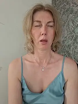 stellahere8 লাইভ XXX চ্যাট