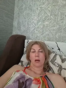 Онлайн чат XXX stellahere8