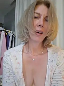 stellahere8's Live XXX Chat
