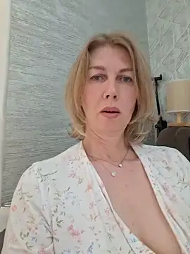 stellahere8n Live XXX chat