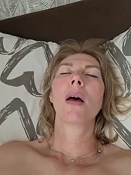 stellahere8's Live XXX Chat