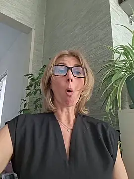 Chatroom XXX en direct de stellahere8
