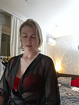 stellahere8 Adlı Modelin Canlı XXX Sohbeti