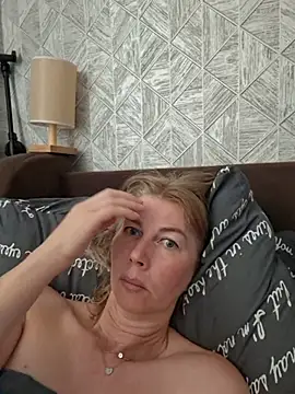 stellahere8's Live XXX Chat