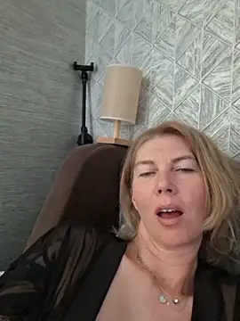 stellahere8's Live XXX Chat