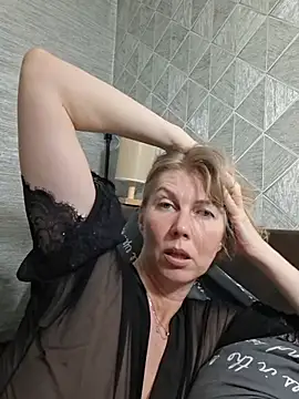 צ'אט XXX בשידור חי של stellahere8