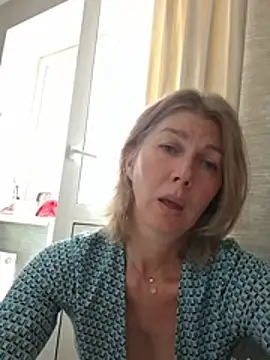 Chat +18 de stellahere8 ao vivo