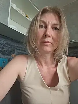 stellahere8's Live XXX Chat