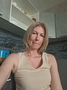 stellahere8 élő XXX-chatje