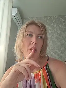 stellahere8n Live XXX chat