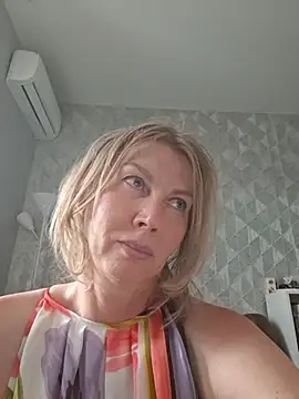 Chatroom XXX en direct de stellahere8