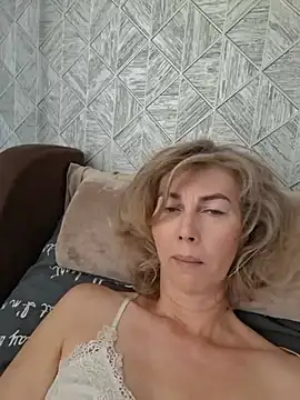 Chat +18 de stellahere8 ao vivo