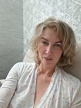 stellahere8 live XXX chat