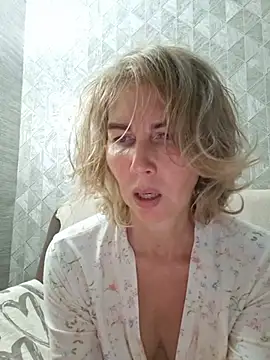 stellahere8 live XXX chat