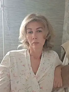 stellahere8 Adlı Modelin Canlı XXX Sohbeti