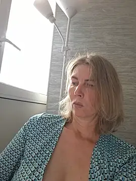 stellahere8's Live XXX Chat