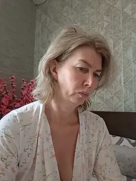 stellahere8 live XXX chat