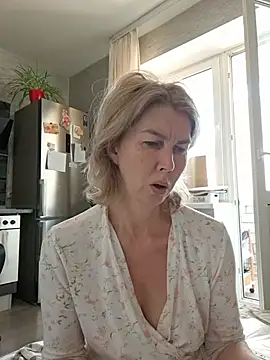 stellahere8's Live XXX Chat
