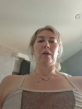 stellahere8's Live XXX Chat
